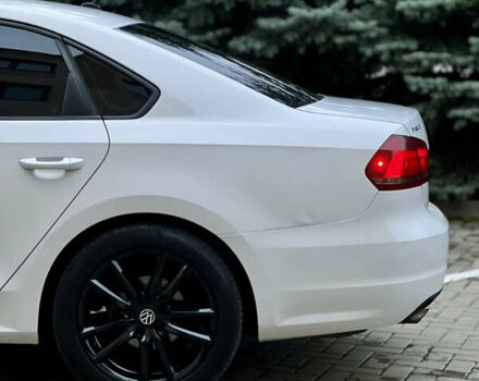 Белый Фольксваген Пассат, объемом двигателя 2.5 л и пробегом 295 тыс. км за 7999 $, фото 12 на Automoto.ua