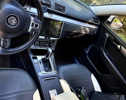 Білий Фольксваген Пассат, об'ємом двигуна 1.8 л та пробігом 264 тис. км за 10000 $, фото 5 на Automoto.ua