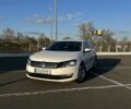 Білий Фольксваген Пассат, об'ємом двигуна 2.5 л та пробігом 240 тис. км за 8500 $, фото 1 на Automoto.ua