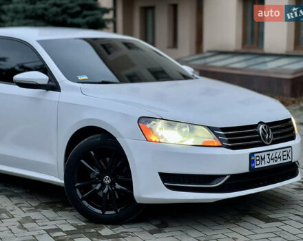 Белый Фольксваген Пассат, объемом двигателя 2.5 л и пробегом 295 тыс. км за 7999 $, фото 1 на Automoto.ua