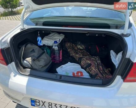 Белый Фольксваген Пассат, объемом двигателя 1.97 л и пробегом 260 тыс. км за 10000 $, фото 12 на Automoto.ua