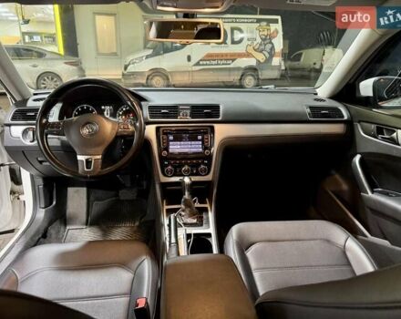 Білий Фольксваген Пассат, об'ємом двигуна 2.5 л та пробігом 285 тис. км за 9300 $, фото 14 на Automoto.ua