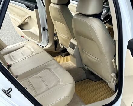 Білий Фольксваген Пассат, об'ємом двигуна 2.5 л та пробігом 270 тис. км за 11000 $, фото 7 на Automoto.ua