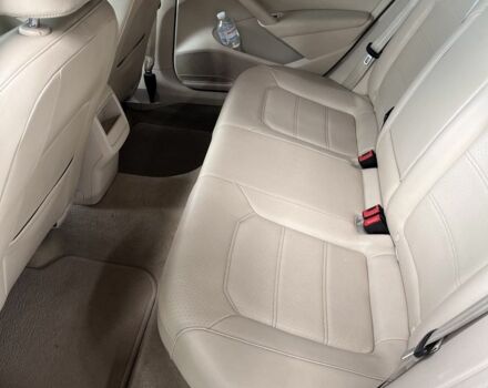 Белый Фольксваген Пассат, объемом двигателя 2 л и пробегом 190 тыс. км за 12000 $, фото 7 на Automoto.ua