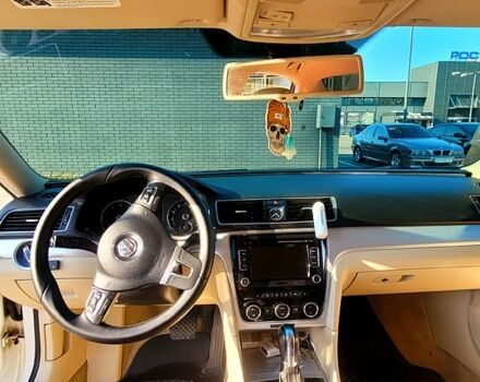 Білий Фольксваген Пассат, об'ємом двигуна 2.5 л та пробігом 233 тис. км за 10800 $, фото 10 на Automoto.ua