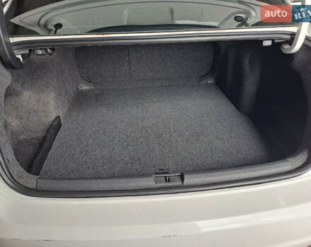 Білий Фольксваген Пассат, об'ємом двигуна 2.48 л та пробігом 285 тис. км за 9000 $, фото 7 на Automoto.ua