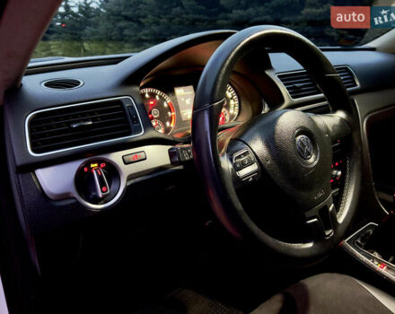 Белый Фольксваген Пассат, объемом двигателя 2.5 л и пробегом 295 тыс. км за 7999 $, фото 29 на Automoto.ua