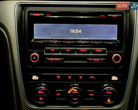 Белый Фольксваген Пассат, объемом двигателя 2.5 л и пробегом 295 тыс. км за 7999 $, фото 31 на Automoto.ua