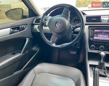 Белый Фольксваген Пассат, объемом двигателя 2.5 л и пробегом 212 тыс. км за 10300 $, фото 14 на Automoto.ua