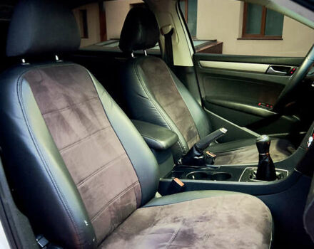 Белый Фольксваген Пассат, объемом двигателя 2.5 л и пробегом 295 тыс. км за 7999 $, фото 39 на Automoto.ua