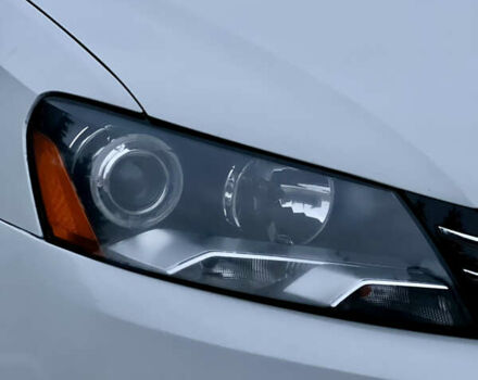 Белый Фольксваген Пассат, объемом двигателя 2.5 л и пробегом 295 тыс. км за 7999 $, фото 23 на Automoto.ua