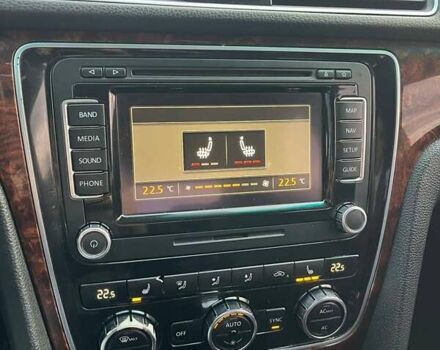 Білий Фольксваген Пассат, об'ємом двигуна 2.48 л та пробігом 300 тис. км за 8599 $, фото 10 на Automoto.ua