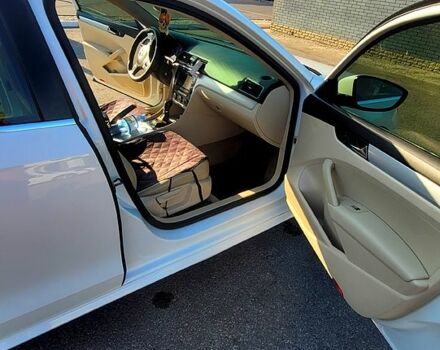 Білий Фольксваген Пассат, об'ємом двигуна 2.5 л та пробігом 233 тис. км за 10800 $, фото 7 на Automoto.ua