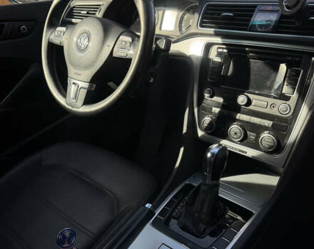 Фольксваген Пассат 2011 в Измаиле на Automoto.ua Белый Фольксваген Пассат, объемом двигателя 2.49 л и пробегом 258 тыс. км за 9000 $, фото 3 на Automoto.ua