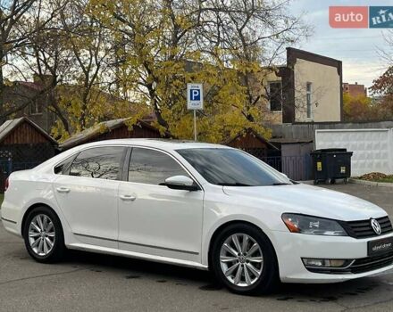 Білий Фольксваген Пассат, об'ємом двигуна 2.48 л та пробігом 300 тис. км за 8599 $, фото 1 на Automoto.ua