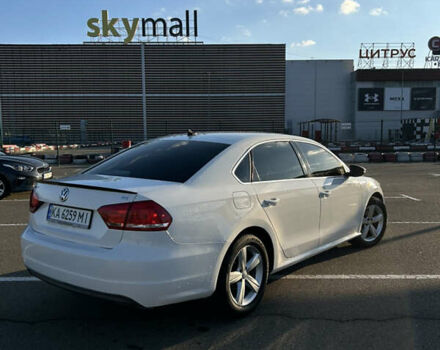 Білий Фольксваген Пассат, об'ємом двигуна 2.5 л та пробігом 240 тис. км за 8500 $, фото 3 на Automoto.ua