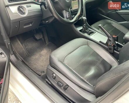 Белый Фольксваген Пассат, объемом двигателя 2.5 л и пробегом 212 тыс. км за 10300 $, фото 13 на Automoto.ua