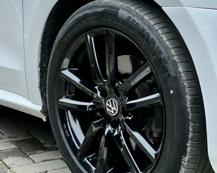 Белый Фольксваген Пассат, объемом двигателя 2.5 л и пробегом 295 тыс. км за 7999 $, фото 22 на Automoto.ua