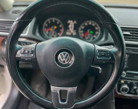 Білий Фольксваген Пассат, об'ємом двигуна 2.48 л та пробігом 300 тис. км за 8599 $, фото 7 на Automoto.ua