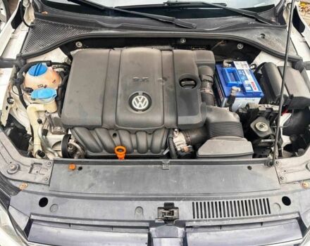 Белый Фольксваген Пассат, объемом двигателя 2.5 л и пробегом 228 тыс. км за 8700 $, фото 12 на Automoto.ua