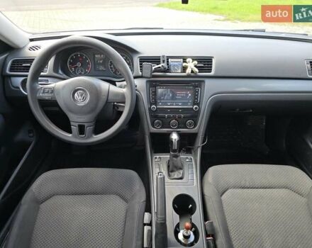 Белый Фольксваген Пассат, объемом двигателя 2.5 л и пробегом 155 тыс. км за 11500 $, фото 19 на Automoto.ua