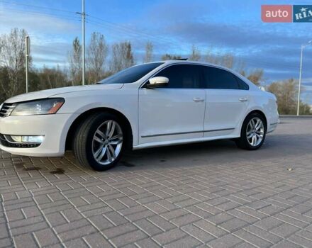 Білий Фольксваген Пассат, об'ємом двигуна 2.48 л та пробігом 203 тис. км за 12500 $, фото 1 на Automoto.ua