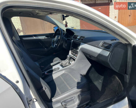 Білий Фольксваген Пассат, об'ємом двигуна 2.5 л та пробігом 186 тис. км за 9900 $, фото 7 на Automoto.ua