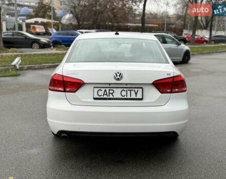Білий Фольксваген Пассат, об'ємом двигуна 2.5 л та пробігом 239 тис. км за 9300 $, фото 5 на Automoto.ua