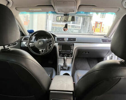 Белый Фольксваген Пассат, объемом двигателя 2.5 л и пробегом 201 тыс. км за 10300 $, фото 4 на Automoto.ua