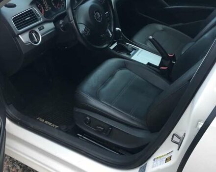 Белый Фольксваген Пассат, объемом двигателя 2.5 л и пробегом 193 тыс. км за 10200 $, фото 7 на Automoto.ua