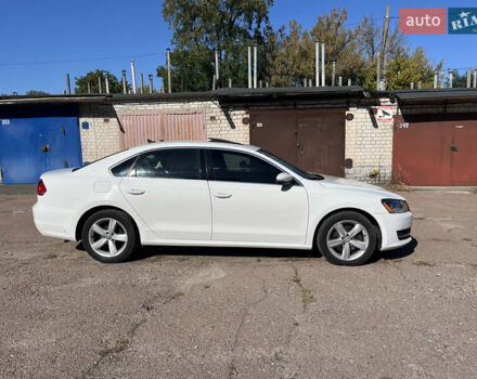 Білий Фольксваген Пассат, об'ємом двигуна 2.5 л та пробігом 186 тис. км за 9900 $, фото 1 на Automoto.ua