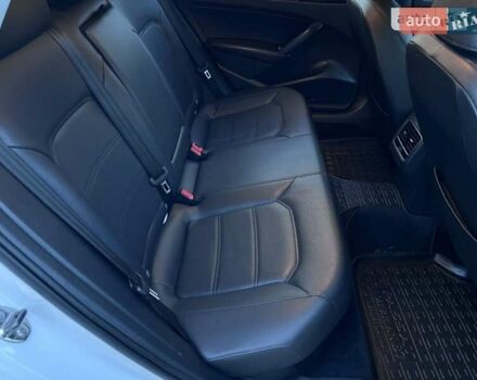 Белый Фольксваген Пассат, объемом двигателя 2.5 л и пробегом 231 тыс. км за 11700 $, фото 11 на Automoto.ua