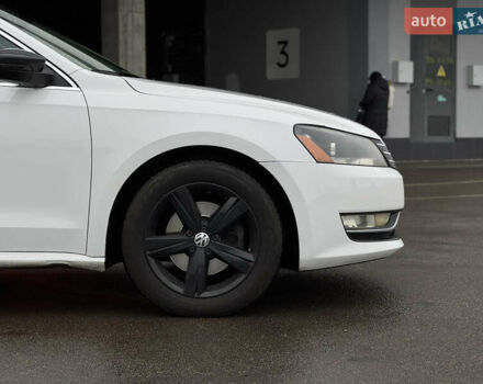 Белый Фольксваген Пассат, объемом двигателя 2.5 л и пробегом 188 тыс. км за 10590 $, фото 16 на Automoto.ua