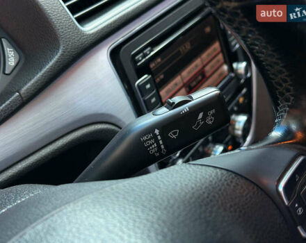 Білий Фольксваген Пассат, об'ємом двигуна 2.5 л та пробігом 277 тис. км за 9440 $, фото 13 на Automoto.ua