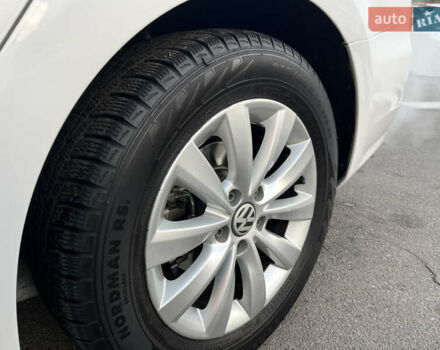 Білий Фольксваген Пассат, об'ємом двигуна 2.5 л та пробігом 322 тис. км за 9999 $, фото 16 на Automoto.ua