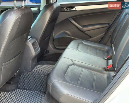 Білий Фольксваген Пассат, об'ємом двигуна 2.5 л та пробігом 277 тис. км за 9440 $, фото 15 на Automoto.ua