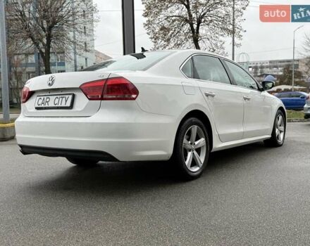 Білий Фольксваген Пассат, об'ємом двигуна 2.5 л та пробігом 239 тис. км за 9300 $, фото 6 на Automoto.ua