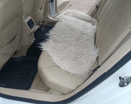 Білий Фольксваген Пассат, об'ємом двигуна 2.5 л та пробігом 223 тис. км за 10400 $, фото 5 на Automoto.ua