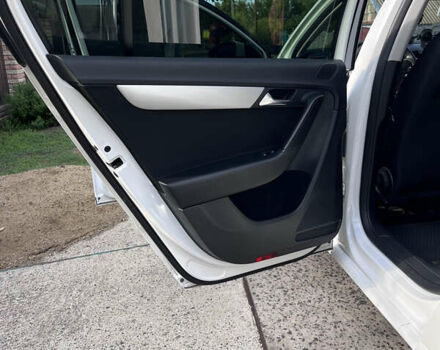 Белый Фольксваген Пассат, объемом двигателя 1.8 л и пробегом 143 тыс. км за 10500 $, фото 15 на Automoto.ua