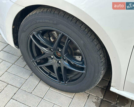 Білий Фольксваген Пассат, об'ємом двигуна 2.5 л та пробігом 277 тис. км за 9440 $, фото 6 на Automoto.ua