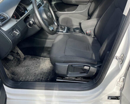 Белый Фольксваген Пассат, объемом двигателя 1.8 л и пробегом 143 тыс. км за 10500 $, фото 12 на Automoto.ua