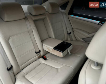 Белый Фольксваген Пассат, объемом двигателя 2.5 л и пробегом 188 тыс. км за 10590 $, фото 48 на Automoto.ua