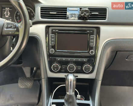 Белый Фольксваген Пассат, объемом двигателя 2.5 л и пробегом 264 тыс. км за 10950 $, фото 17 на Automoto.ua