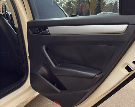 Білий Фольксваген Пассат, об'ємом двигуна 2.48 л та пробігом 237 тис. км за 9500 $, фото 30 на Automoto.ua