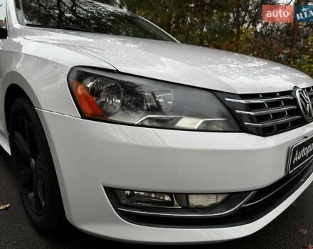 Білий Фольксваген Пассат, об'ємом двигуна 2.5 л та пробігом 190 тис. км за 10790 $, фото 3 на Automoto.ua