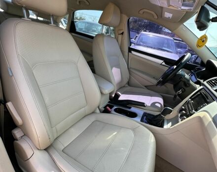 Белый Фольксваген Пассат, объемом двигателя 2.5 л и пробегом 247 тыс. км за 8900 $, фото 10 на Automoto.ua