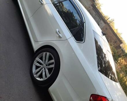 Білий Фольксваген Пассат, об'ємом двигуна 2.5 л та пробігом 195 тис. км за 10000 $, фото 4 на Automoto.ua