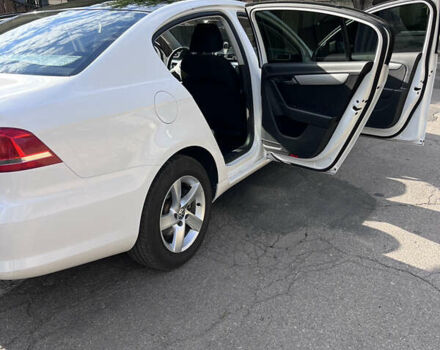 Белый Фольксваген Пассат, объемом двигателя 1.8 л и пробегом 143 тыс. км за 10500 $, фото 4 на Automoto.ua