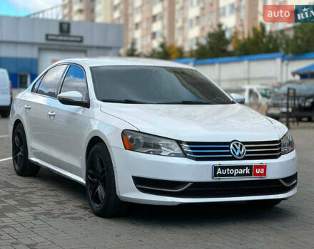 Білий Фольксваген Пассат, об'ємом двигуна 2.5 л та пробігом 277 тис. км за 9440 $, фото 2 на Automoto.ua