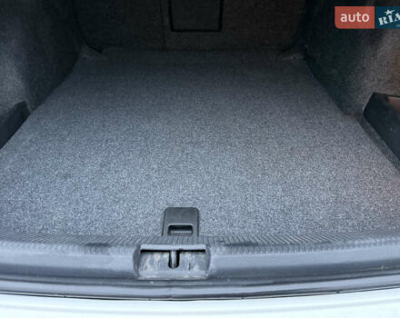 Белый Фольксваген Пассат, объемом двигателя 2 л и пробегом 166 тыс. км за 11700 $, фото 43 на Automoto.ua